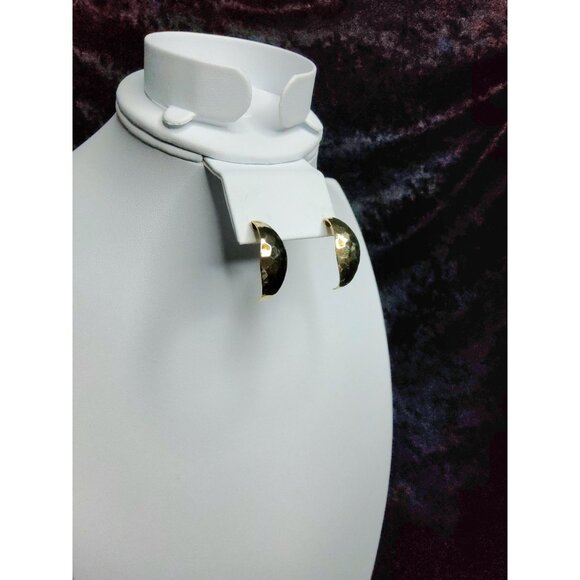 vintage gold tone hammered design half hoop push back earrings - Picture 4 of 4